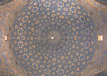 زیر گنبد مسجد جامع یزد
